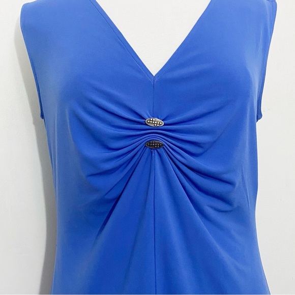 TRIBAL Brand sleeveless gathered front metal accents slinky polyester knit top M - Picture 2 of 6